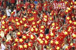 Hình ảnh ấn tượng trên khán đài Mỹ Đình trận Việt Nam - Malaysia