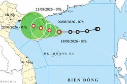 Áp thấp nhiệt đới mạnh thêm, di chuyển chậm trên Bắc Biển Đông