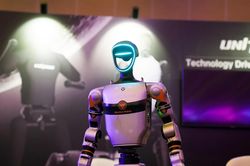 Cổ phiếu tăng 600% ngày đầu IPO: Hãng robot Trung Quốc khiến cả thế giới choáng