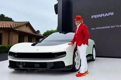 Bác sĩ 87 tuổi chi 40 triệu USD mua siêu xe Ferrari Luce từng bị chê 'xấu điên'