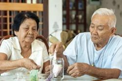 Đừng gửi cả tuổi già vào con cái