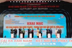 Đẩy mạnh giao thương tại hội chợ kinh tế, thương mại và du lịch biên giới Việt-Trung