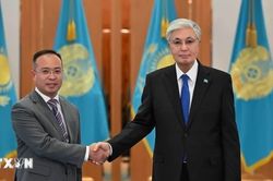 Việt Nam th&uacute;c đẩy quan hệ Đối t&aacute;c chiến lược với Kazakhstan
