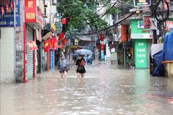 Hà Nội ứng phó mưa lớn, bảo đảm an toàn đê điều, hồ đập