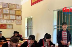 'Lớp học trên mây' gieo tri thức nơi vùng núi cao