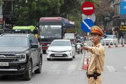 Hà Nội tổ chức giao thông phục vụ thi công hạ ngầm hệ thống chiếu sáng