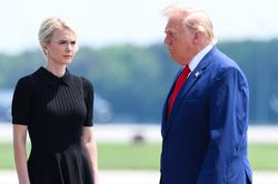 Natalie Harp - 'Bóng hồng' kề cận Tổng thống Trump là ai?