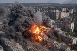 Nga mở rộng vùng kiểm soát trên nhiều hướng, Ukraine chật vật đối phó các mũi tiến công