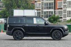 SUV địa hình dài 5 mét, công suất 489 mã lực, giá 760 triệu đồng