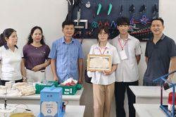 Những học sinh tự tay 'xây' ngày hội STEM cho học trò vùng cao