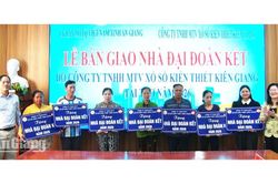 An Minh trao 7 căn nhà Đại đoàn kết cho hộ khó khăn