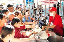 Bếp ăn 0 đồng cung cấp gần 500 suất mỗi ngày tại Bệnh viện Tim mạch An Giang