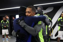 Jamie Vardy tin Youri Tielemans sẽ nâng tầm tuyến giữa Manchester United dưới thời Carrick