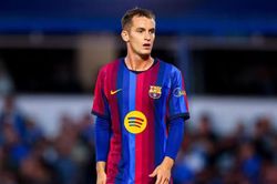 Barcelona mở cửa cho Manchester United chiêu mộ tiền vệ Marc Casado giá 34 triệu bảng