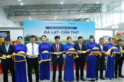 Lâm Đồng chào mừng chuyến bay đầu tiên từ Cần Thơ đến Đà Lạt