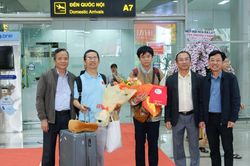 Lâm Đồng đón, chúc mừng học sinh Đặng Huy Hậu giành huy chương Bạc Olympic Tin học Quốc tế 2026 trở về địa phương