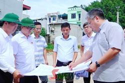 Thường trực HĐND tỉnh Sơn La giám sát các dự án nhà ở tại phường Chiềng Cơi