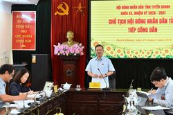 Chủ tịch HĐND tỉnh Nguyễn Văn Sơn tiếp công dân xã Tân Quang