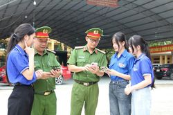 Tỉnh t&aacute;o trước sản phẩm giả từ AI