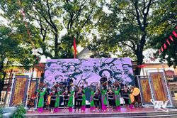 Thanh âm mùa tựu trường