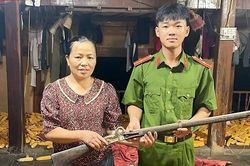 Xã Thần Sa vận động người dân giao nộp vũ khí