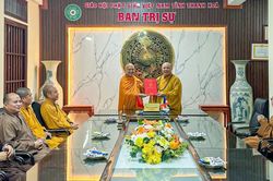 Thanh H&oacute;a: 28 cơ sở tự viện được trao quyết định th&agrave;nh lập Ban Quản trị