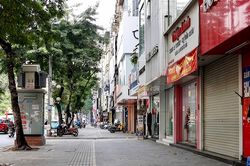 Nhà mặt phố Hà Nội chưa qua cú sốc 'siết vỉa hè'?