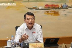 Thủ tướng Lê Minh Hưng trả lời câu hỏi 'tại sao giá nhà cao'