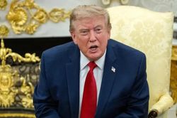 Tổng thống Trump phủ nhận đàm phán, tuyên bố eo biển Hormuz là 'lãnh thổ mới của Mỹ'