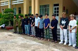 Đánh nhau tại quán ăn, 12 đối tượng bị khởi tố