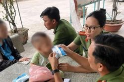Công an phường kịp thời cứu giúp người phụ nữ bế con nhỏ định tự tử