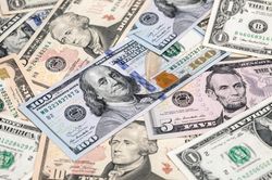Tỷ giá ngoại tệ ngày 19/8: GBP vượt 36.000 đồng, USD ở mức 26.380 đồng