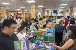 Sách giáo khoa miễn phí và bước tiến an sinh giáo dục tại TP.HCM
