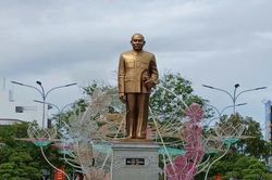 Tháng Tám, về thăm quê hương Bác Tôn
