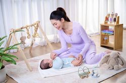Trong bộ ảnh đầu tiên cùng con, Á hậu Quỳnh Châu gửi gắm điều đặc biệt