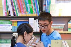 Không để học sinh thiếu sách giáo khoa trước ngày khai giảng
