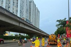 Ứng trực 24/24 giờ chống úng ngập, sẵn sàng xử lý các tình huống