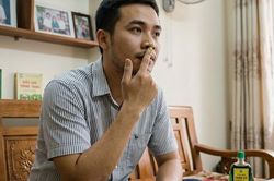 Hít dầu gió có hại không? Những lưu ý quan trọng để sử dụng an toàn