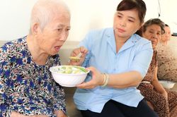 Mái nhà của hơn 300 phận đời kém may mắn và những người chăm sóc không cùng huyết thống