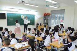 Tiếng Anh là môn học bắt buộc từ lớp 1