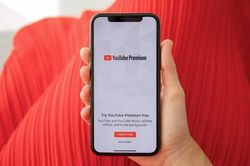 YouTube siết tài khoản gia đình, người bán gói Premium tháo chạy
