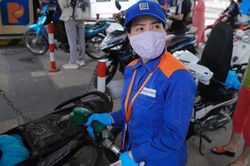 Giá xăng dầu cùng tăng