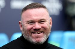 Rooney dự đoán Arsenal vô địch, MU về thứ tư