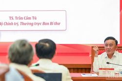 Tiến h&agrave;nh thường xuy&ecirc;n, li&ecirc;n tục, đồng bộ, hiệu quả nhiệm vụ x&acirc;y dựng Đảng