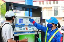Xăng E5RON92 tăng gần 600 đồng/l&iacute;t kể từ 15 giờ ng&agrave;y 20/8