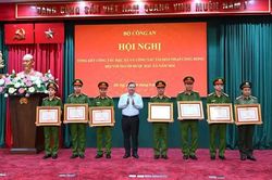 Gắn kết chặt chẽ đặc x&aacute; với c&ocirc;ng t&aacute;c t&aacute;i h&ograve;a nhập cộng đồng