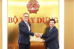 Tăng cường hợp tác Việt Nam-Pháp trong phát triển hạ tầng và đô thị bền vững