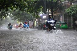 Thời tiết hôm nay (20-8): Bắc Bộ tiếp tục mưa dông