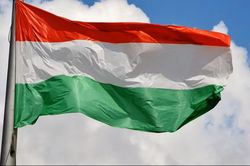 Điện mừng kỷ niệm Quốc khánh Hungary