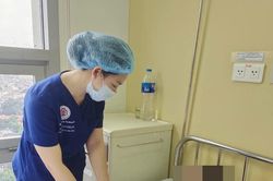 Bác sĩ cảnh báo những dấu hiệu của bệnh bạch cầu cấp cần đi khám sớm